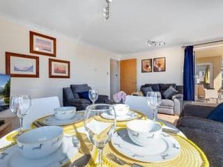 Flourish Apartment - Constant Court - Canary Wharf - Photo 13