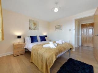 Flourish Apartment - Constant Court - Canary Wharf - Photo 6