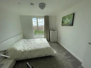 Modern Penthouse flat with Free Indoor Parking - Photo 10