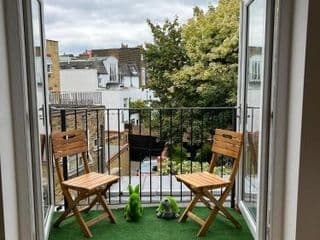 Charming 2 bed apartment Free WiFi close to Camden - Photo 2