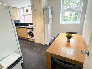 Large 3 bedroom apt sleeping up to 8 guests - Photo 7