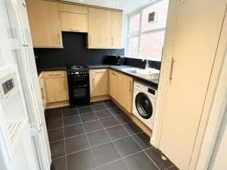 Large 3 bedroom apt sleeping up to 8 guests - Photo 8