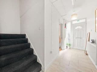 Bright single room next to Paddington