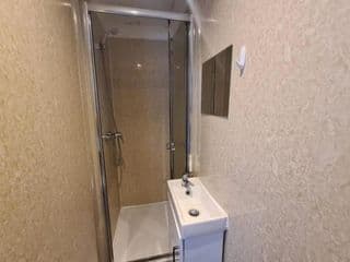 3 BedRoom Flat*5 Min walk to Kings cross. Netflix - Photo 13