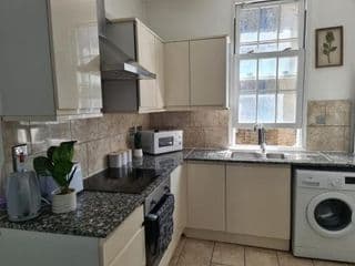 3 BedRoom Flat*5 Min walk to Kings cross. Netflix - Photo 7