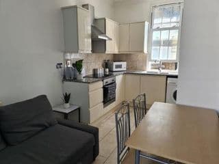 3 BedRoom Flat*5 Min walk to Kings cross. Netflix - Photo 8