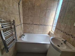 3 BedRoom Flat*5 Min walk to Kings cross. Netflix - Photo 9