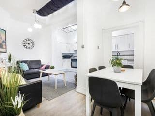 Two Bedroom Apartment in Central London with Large Terrace