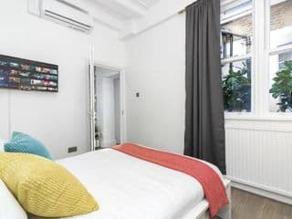 Two Bedroom Apartment in Central London with Large Terrace - Photo 2