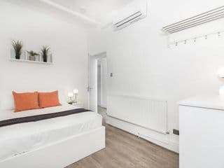 Two Bedroom Apartment in Central London with Large Terrace - Photo 18