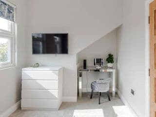 Stunning 3 Bed Duplex Apartment in the heart of West Hampstead - Photo 13