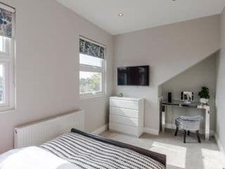 Stunning 3 Bed Duplex Apartment in the heart of West Hampstead - Photo 14