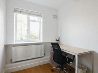 Bright & welcoming garden flat sleeps 6 in style - Photo 2
