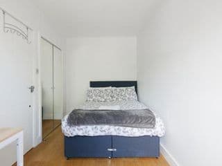 Bright & welcoming garden flat sleeps 6 in style - Photo 17