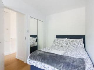 Bright & welcoming garden flat sleeps 6 in style - Photo 18