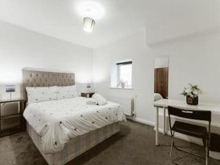 Whitechapel en-suite beds to stay - Photo 12