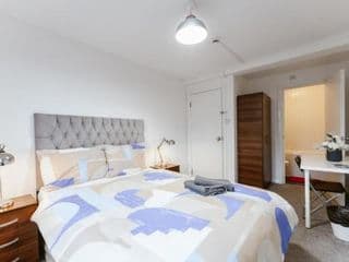 Whitechapel en-suite beds to stay - Photo 15