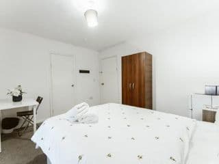 Whitechapel en-suite beds to stay - Photo 7