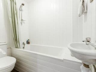 Whitechapel en-suite beds to stay - Photo 10