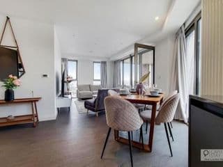 Luxury Three bed Apartment by London ExCeL - Photo 14