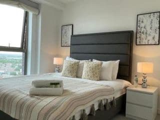 Luxury Three bed Apartment by London ExCeL - Photo 21