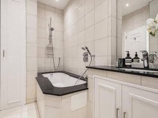 The Family Guy- Hampstead 3 Bed with Garden - Photo 12