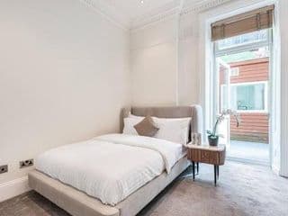 The Family Guy- Hampstead 3 Bed with Garden - Photo 14