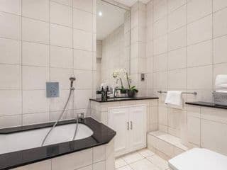 The Family Guy- Hampstead 3 Bed with Garden - Photo 19