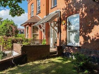 The Family Guy- Hampstead 3 Bed with Garden - Photo 3
