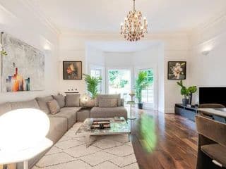 The Family Guy- Hampstead 3 Bed with Garden - Photo 24