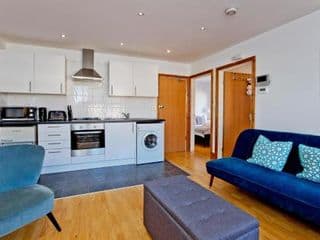 Convenient 1 bedroom apartment with parking - Photo 11