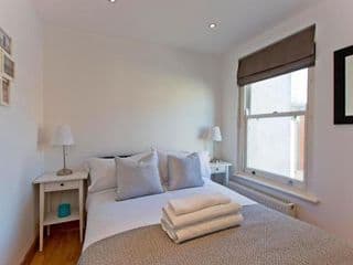 Convenient 1 bedroom apartment with parking - Photo 14