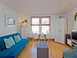 Convenient 1 bedroom apartment with parking - Photo 5