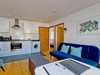 Convenient 1 bedroom apartment with parking - Photo 9