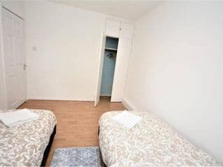 Lovely 2 Bedroom Condo in Greater London - Photo 11