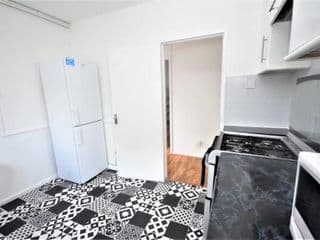 Lovely 2 Bedroom Condo in Greater London - Photo 6