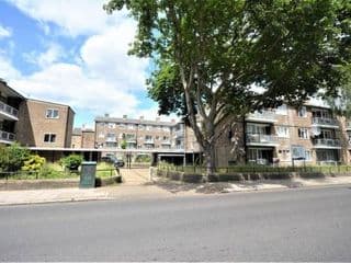 Lovely 2 Bedroom Condo in Greater London - Photo 8
