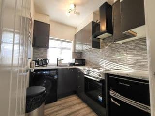 Eastend Apartments - Photo 2