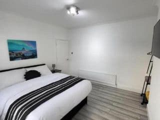 Eastend Apartments - Photo 13