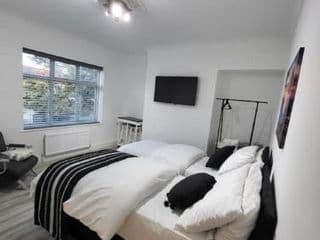 Eastend Apartments - Photo 14