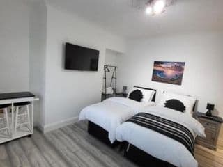 Eastend Apartments - Photo 16