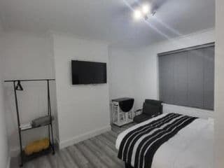 Eastend Apartments - Photo 17