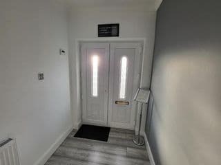 Eastend Apartments - Photo 3