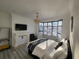 Eastend Apartments - Photo 4