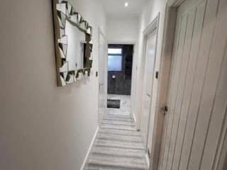 Eastend Apartments - Photo 10