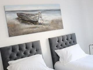 Garland Modern Central City Apartment London - Photo 2