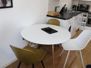 Garland Modern Central City Apartment London - Photo 3