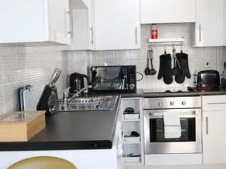 Garland Modern Central City Apartment London - Photo 6