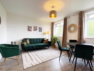 Sophie's Place in Vauxhall - Photo 2