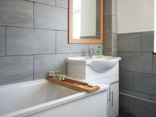 Sophie's Place in Vauxhall - Photo 19